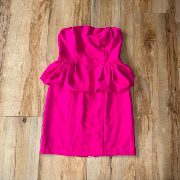 Express Fuchsia Hot Pink 4 Satin Lined Strapless Knee Length Dress Barbie Style - Picture 1 of 5